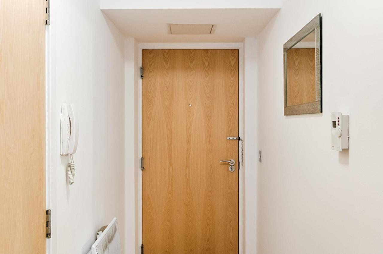 Parking, Balcony, Fully Equipped Kitchen Apartment Swansea Exterior photo